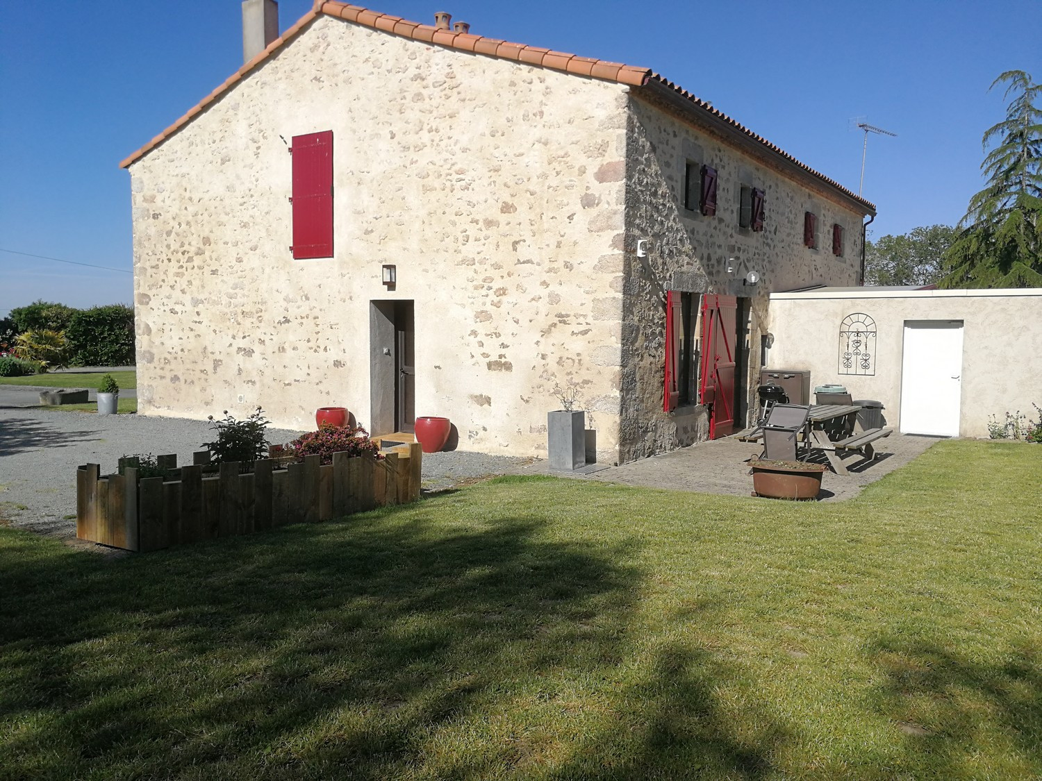 Gîte Vacances Piscine Campagne Le Longeron